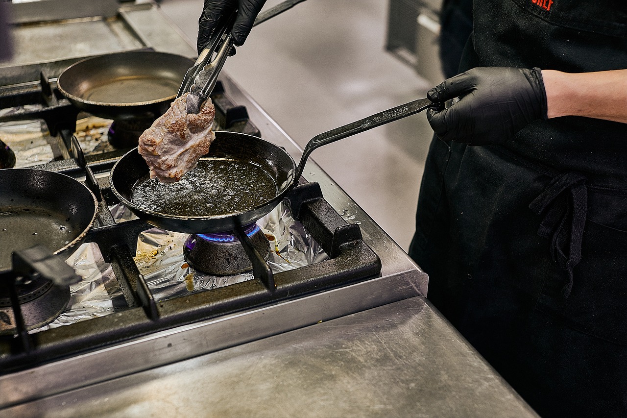 Scopri come cucinare in sicurezza con utensili in silicone alimentare